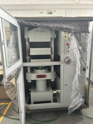 Machine de moulage par compression automatique de caoutchouc