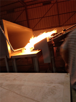 Équipement d'essai incendie à commande PLC pour revêtements de toits de matériaux de construction ASTM E 108