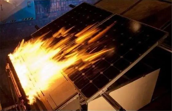 UL790 Équipement d'essai de laboratoire Tests d'incendie des revêtements de toits Machine d'essai d'inflammabilité pour les panneaux photovoltaïques