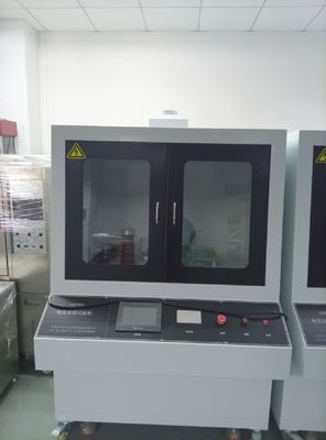 Machine d'essai de résistance électrique des matériaux isolants solides à haute précision 220 V avec une tension mesurée ≤ 5%
