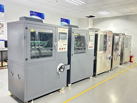 Le traçage des fuites haute tension est testé sur une machine d'essai pendant 6 à 10 heures