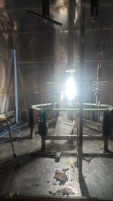 Machine d'essai à plusieurs contraintes pour isolants de haute précision