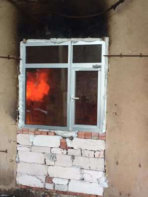 Équipement de laboratoire pour essais au feu verticaux sur matériaux de construction selon la norme ISO 834