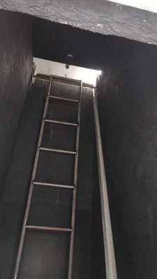 Laboratoire d'essais effectuant le test de résistance à la propagation verticale de la flamme sur les conducteurs, équipement d'essai