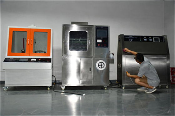 Matériaux isolants Equipement d'essai de suivi CEI AC DC Machine de test de laboratoire commutable